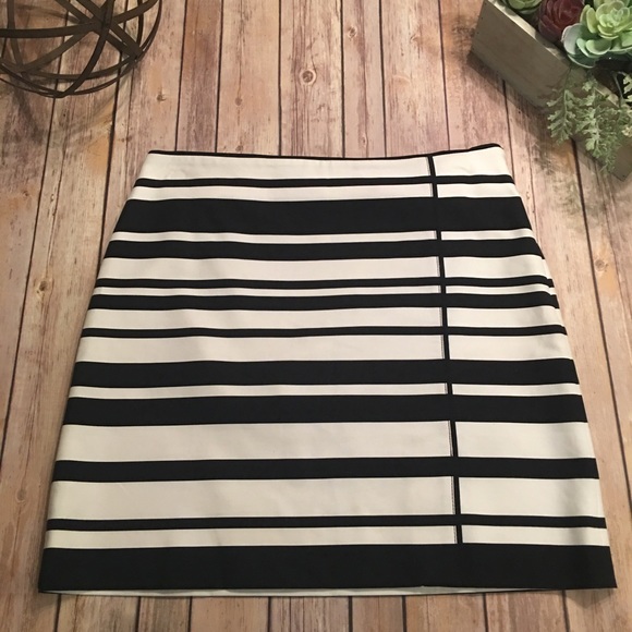 White House Black Market Dresses & Skirts - White House Black Market Striped Skirt Size 10